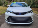 Used 2024 Toyota Sienna XLE image 2