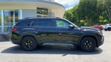 New 2025 Volkswagen Atlas Peak Edition SE image 4