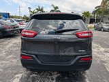 Used 2017 Jeep Cherokee Latitude image 6