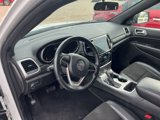 Used 2021 Jeep Grand Cherokee Laredo X image 2