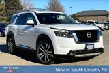 New 2025 Nissan Pathfinder Platinum image 2