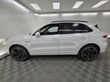 Used 2023 Porsche Cayenne E-Hybrid image 2