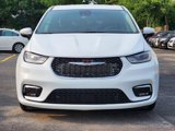 Used 2023 Chrysler Pacifica Touring-L image 2