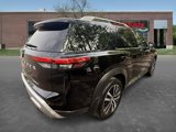 New 2025 Nissan Pathfinder Platinum image 4