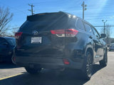 Used 2017 Toyota Highlander AWD V6 image 4