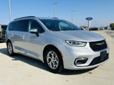 Used 2023 Chrysler Pacifica Limited image 2