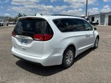 Used 2018 Chrysler Pacifica Touring-L image 5