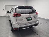 Used 2018 Nissan Rogue SV w/ Premium Package image 6