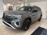 New 2025 Volkswagen Atlas Peak Edition SE image 2