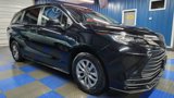 Used 2022 Toyota Sienna LE image 2