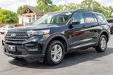 Used 2023 Ford Explorer XLT image 3