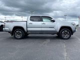 Used 2022 Toyota Tacoma TRD Sport w/ Technology Package image 2