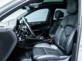 Certified 2024 Porsche Macan image 5