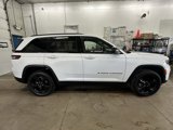Used 2023 Jeep Grand Cherokee Altitude image 5