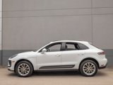 Certified 2022 Porsche Macan image 2