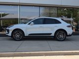 Certified 2024 Porsche Macan image 2