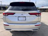 New 2025 Mitsubishi Outlander SE image 4