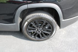 Used 2023 GMC Acadia SLE w/ Driver Convenience Package image 6