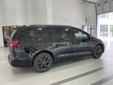 New 2025 Chrysler Pacifica Select image 4