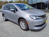 Used 2017 Chrysler Pacifica LX image 2