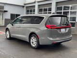 New 2025 Chrysler Pacifica Select image 3