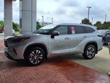New 2025 Toyota Highlander XLE image 4