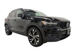 Used 2020 Volvo XC40 T5 R-Design image 3