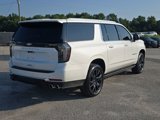 Used 2025 Chevrolet Suburban High Country image 5