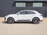 Certified 2024 Porsche Macan image 2