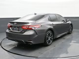 Used 2020 Toyota Camry SE image 3