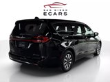 Used 2023 Chrysler Pacifica Touring-L image 5