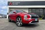 New 2025 Mitsubishi Outlander SE image 2