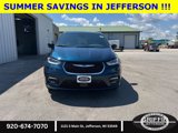 New 2025 Chrysler Pacifica Select image 2