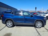 Used 2022 GMC Terrain SLE w/ LPO, Cargo Package image 2