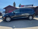 Used 2021 Chrysler Pacifica Touring-L image 3
