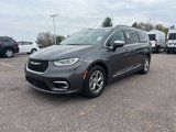 Used 2023 Chrysler Pacifica Limited image 4