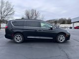 Used 2022 Chrysler Pacifica Limited image 2