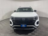 New 2025 Volkswagen Atlas Peak Edition SE image 2