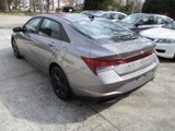 Used 2022 Hyundai Elantra SEL w/ Convenience Package image 3