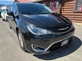 Used 2019 Chrysler Pacifica Touring-L image 2