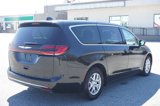 Used 2023 Chrysler Pacifica Touring-L image 5