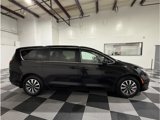 Used 2022 Chrysler Pacifica Touring-L w/ Uconnect Theater Family Group image 5