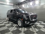 Used 2023 GMC Yukon XL SLT w/ SLT Premium Package image 4