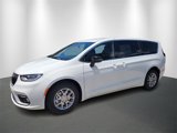 New 2025 Chrysler Pacifica Select image 2