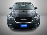 Used 2024 Chrysler Pacifica Touring-L image 2
