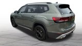 New 2025 Volkswagen Atlas Peak Edition SE image 5