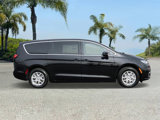 New 2025 Chrysler Pacifica Select image 2