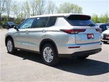 New 2025 Mitsubishi Outlander ES image 2
