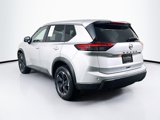 Used 2025 Nissan Rogue SV image 5