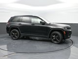 Used 2024 Jeep Grand Cherokee Altitude image 3